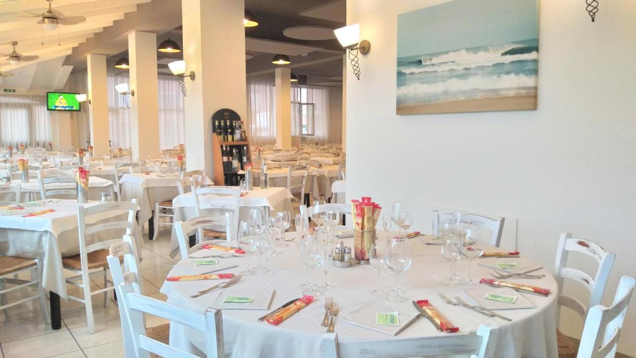 Hotelristorante Il Punto Marotta Luaran gambar